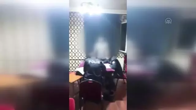 KAHRAMANMARAŞ - Kumar oynayan 6 kişiye 18 bin 900 lira ceza yazıldı KAHRAMANMARAŞ - Kumar oynayan 6 kişiye 18 bin 900 lira ceza yazıldı