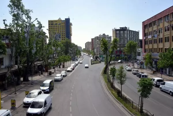 KAHRAMANMARAŞ'TA TAM KAPANMADA SIKI DENETİM KAHRAMANMARAŞ'TA TAM KAPANMADA SIKI DENETİM