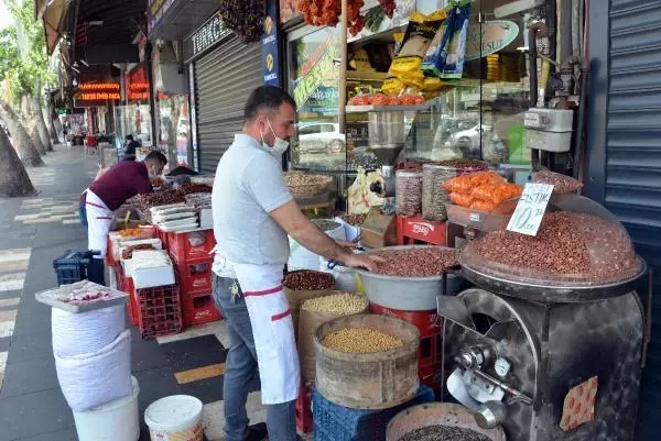 KAHRAMANMARAŞ'TA TAM KAPANMADA SIKI DENETİM KAHRAMANMARAŞ'TA TAM KAPANMADA SIKI DENETİM