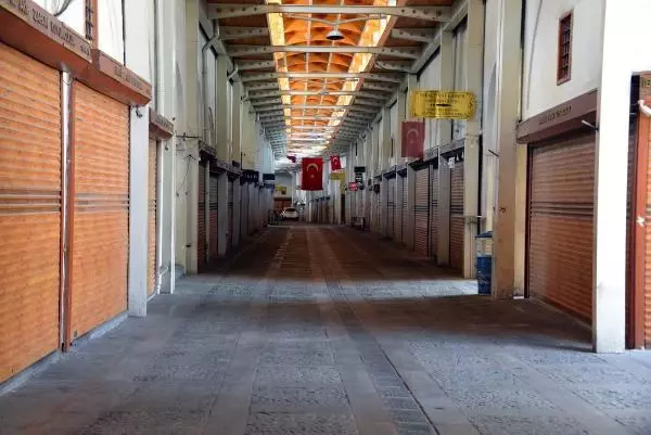KAHRAMANMARAŞ'TA TAM KAPANMADA SIKI DENETİM KAHRAMANMARAŞ'TA TAM KAPANMADA SIKI DENETİM