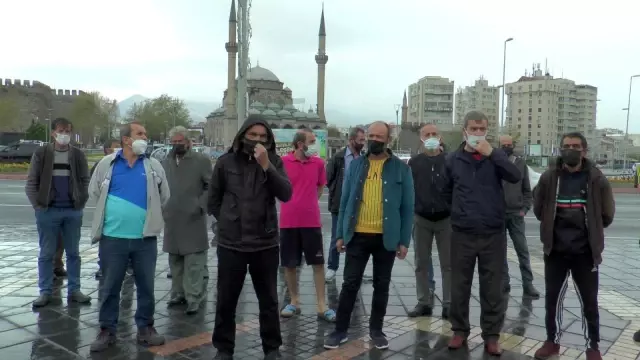 Kaldıkları otelde kapanma sonunda süreleri dolacak olan evsizler yardım istiyor Kaldıkları otelde kapanma sonunda süreleri dolacak olan evsizler yardım istiyor