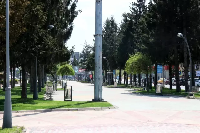 Kapanma öncesi oluşan yoğunluk yerini sessizliğe bıraktı Kapanma öncesi oluşan yoğunluk yerini sessizliğe bıraktı