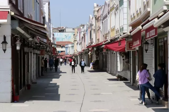 Kapanma öncesi oluşan yoğunluk yerini sessizliğe bıraktı Kapanma öncesi oluşan yoğunluk yerini sessizliğe bıraktı