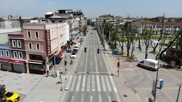 Kapanma öncesi oluşan yoğunluk yerini sessizliğe bıraktı Kapanma öncesi oluşan yoğunluk yerini sessizliğe bıraktı
