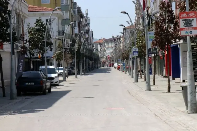 Kapanma öncesi oluşan yoğunluk yerini sessizliğe bıraktı Kapanma öncesi oluşan yoğunluk yerini sessizliğe bıraktı