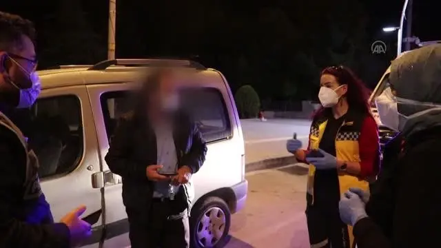 Karantina kuralını ihlal eden 2 kişi yurda yerleştirildi Karantina kuralını ihlal eden 2 kişi yurda yerleştirildi