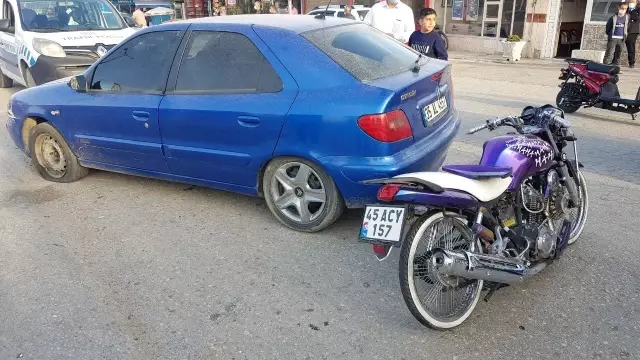 Ters yönde seyreden motosiklet, otomobille çarpıştı: 1 yaralı Ters yönde seyreden motosiklet, otomobille çarpıştı: 1 yaralı