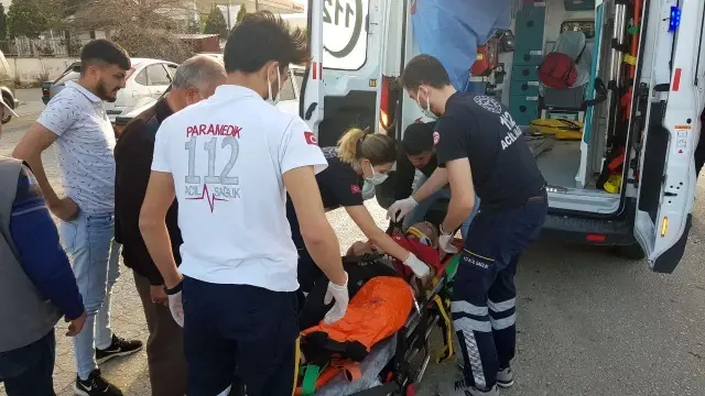 Ters yönde seyreden motosiklet, otomobille çarpıştı: 1 yaralı Ters yönde seyreden motosiklet, otomobille çarpıştı: 1 yaralı