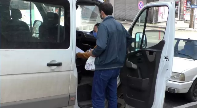 Son dakika... Kars'ta polis denetimlere hızlı başladı.. İzin belgesi olmadan sokağa çıkanlara ceza kesildi Son dakika... Kars'ta polis denetimlere hızlı başladı.. İzin belgesi olmadan sokağa çıkanlara ceza kesildi