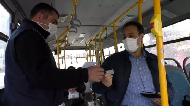 Son dakika... Kars'ta polis denetimlere hızlı başladı.. İzin belgesi olmadan sokağa çıkanlara ceza kesildi Son dakika... Kars'ta polis denetimlere hızlı başladı.. İzin belgesi olmadan sokağa çıkanlara ceza kesildi