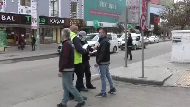 Son dakika... Kars'ta polis denetimlere hızlı başladı.. İzin belgesi olmadan sokağa çıkanlara ceza kesildi Son dakika... Kars'ta polis denetimlere hızlı başladı.. İzin belgesi olmadan sokağa çıkanlara ceza kesildi