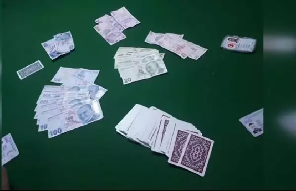 KARTAL'DA KIRAATHANEYE KUMAR BASKINI KAMERADA KARTAL'DA KIRAATHANEYE KUMAR BASKINI KAMERADA