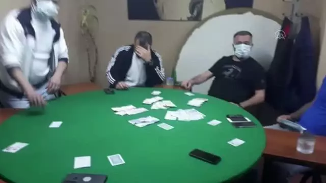Kartal'da yapılan denetimlerde 16 kişiye 37 bin 702 lira para cezası kesildi Kartal'da yapılan denetimlerde 16 kişiye 37 bin 702 lira para cezası kesildi
