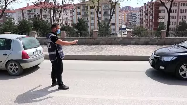 KASTAMONU - Vali Çakır, 'tam kapanma'da il dışından gelenlerin 10 gün karantinada kalmalarını istedi KASTAMONU - Vali Çakır, 'tam kapanma'da il dışından gelenlerin 10 gün karantinada kalmalarını istedi