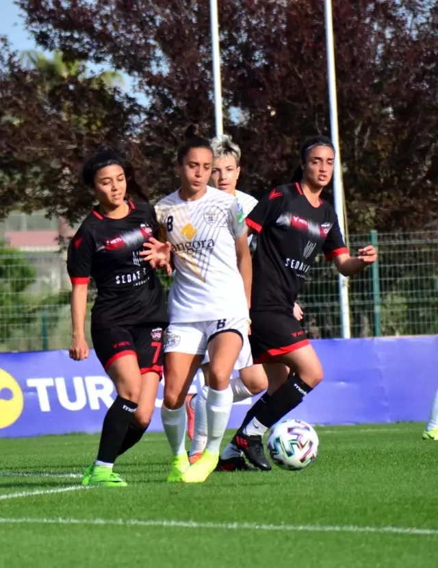 Kayseri Gençlerbirliği çeyrek finalde veda etti Kayseri Gençlerbirliği çeyrek finalde veda etti