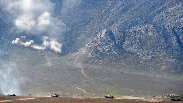 Kırgızistan ile Tacikistan sınırında taşlı kavga çatışma döndü: En az 13 ölü, onlarca yaralı var Kırgızistan ile Tacikistan sınırında taşlı kavga çatışma döndü: En az 13 ölü, onlarca yaralı var