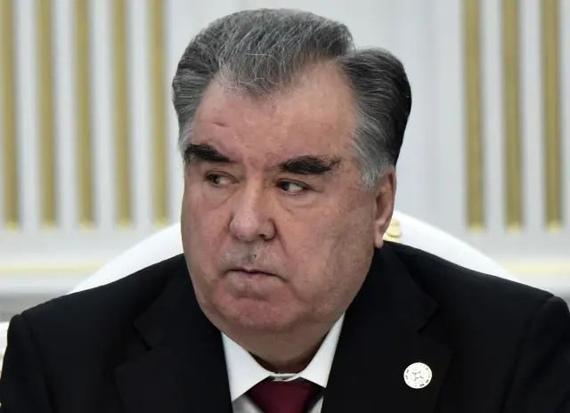Kırgızistan-Tacikistan sınırındaki taşlı kavganın çatışmaya dönüştüğü kanlı olayda ölü sayısı 39'a yükseldi Kırgızistan-Tacikistan sınırındaki taşlı kavganın çatışmaya dönüştüğü kanlı olayda ölü sayısı 39'a yükseldi