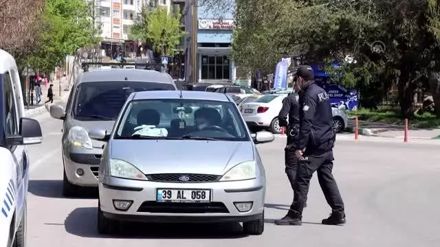 KIRKLARELİ - Trakya'da 'tam kapanma' nedeniyle denetimler arttırıldı KIRKLARELİ - Trakya'da 'tam kapanma' nedeniyle denetimler arttırıldı