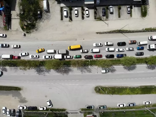 Kısıtlamadan değil, emniyet şeridini ihlalden ceza yediler Kısıtlamadan değil, emniyet şeridini ihlalden ceza yediler