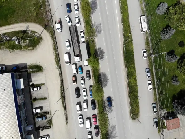 Kısıtlamadan değil, emniyet şeridini ihlalden ceza yediler Kısıtlamadan değil, emniyet şeridini ihlalden ceza yediler