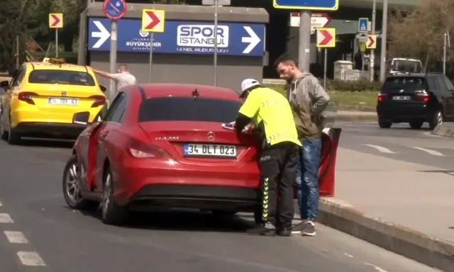 Kısıtlamayı hiçe sayan yabancı uyruklular, 11 bin TL ceza yediler Kısıtlamayı hiçe sayan yabancı uyruklular, 11 bin TL ceza yediler