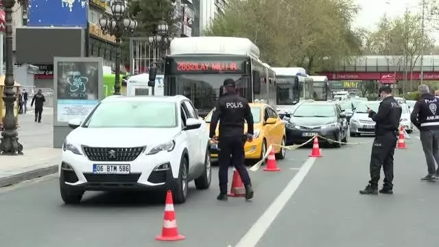 Kızılay Meydanı'nda trafik denetimi (2) Kızılay Meydanı'nda trafik denetimi (2)