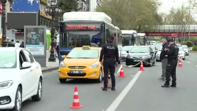 Kızılay Meydanı'nda trafik denetimi (2) Kızılay Meydanı'nda trafik denetimi (2)