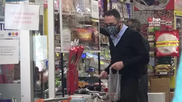 Kocaeli'de marketlere getirilen kısıtlamayı değerlendiren vatandaşlar Açıklaması Kocaeli'de marketlere getirilen kısıtlamayı değerlendiren vatandaşlar Açıklaması