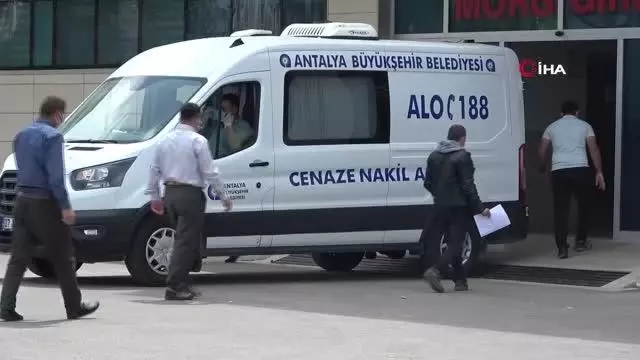 Kocasının yanında ev tüfeğiyle öldürülen kadının cenazesi morgdan alındı