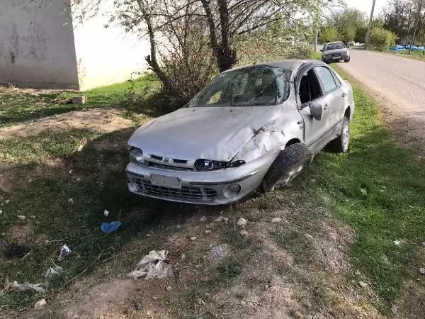 KONYA'DA TAKLA ATAN OTOMOBİLDEKİ 6 KİŞİ YARALANDI KONYA'DA TAKLA ATAN OTOMOBİLDEKİ 6 KİŞİ YARALANDI