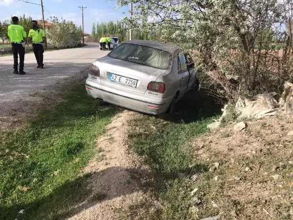 KONYA'DA TAKLA ATAN OTOMOBİLDEKİ 6 KİŞİ YARALANDI KONYA'DA TAKLA ATAN OTOMOBİLDEKİ 6 KİŞİ YARALANDI