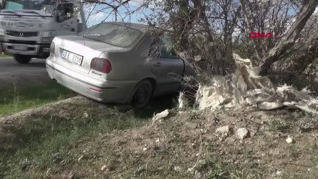KONYA'DA TAKLA ATAN OTOMOBİLDEKİ 6 KİŞİ YARALANDI KONYA'DA TAKLA ATAN OTOMOBİLDEKİ 6 KİŞİ YARALANDI