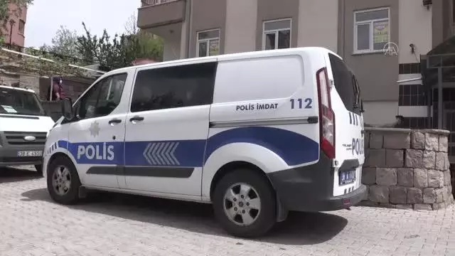 Köpeği sürekli havlayan kişi evinde ölü bulundu