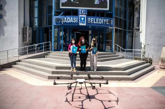 Kuşadası Belediyesi'nin kadın drone pilotları belgelerini aldı Kuşadası Belediyesi'nin kadın drone pilotları belgelerini aldı