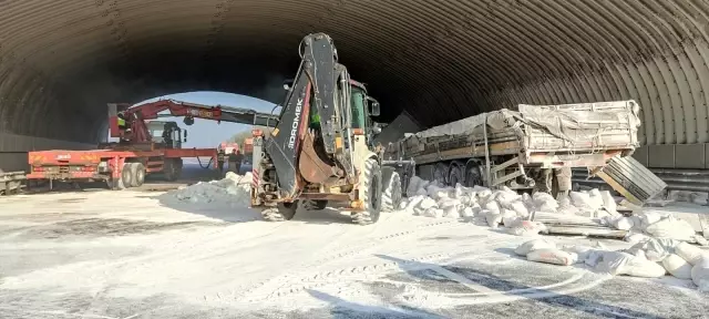 Kuzey Marmara Otoyolu'nda tır devrildi