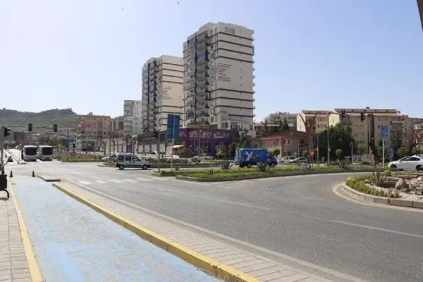 MARDİN'DE 'TAM KAPANMA' SESSİZLİĞİ MARDİN'DE 'TAM KAPANMA' SESSİZLİĞİ