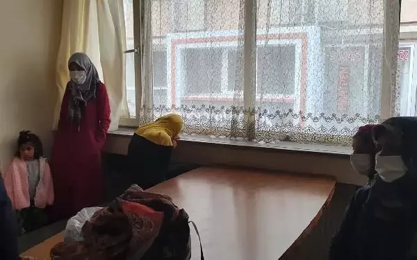 SİVAS MARKET ALIŞVERİŞİ İSTİSMARCILARI ZABITAYA YAKALANDI SİVAS MARKET ALIŞVERİŞİ İSTİSMARCILARI ZABITAYA YAKALANDI