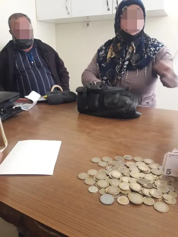 SİVAS MARKET ALIŞVERİŞİ İSTİSMARCILARI ZABITAYA YAKALANDI SİVAS MARKET ALIŞVERİŞİ İSTİSMARCILARI ZABITAYA YAKALANDI