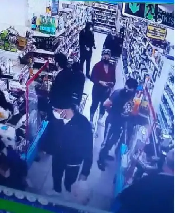 SİVAS MARKET ALIŞVERİŞİ İSTİSMARCILARI ZABITAYA YAKALANDI SİVAS MARKET ALIŞVERİŞİ İSTİSMARCILARI ZABITAYA YAKALANDI