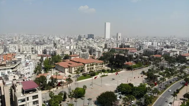 Mersin'de bazı bölgelerdeki araç yoğunluğu dikkat çekti Mersin'de bazı bölgelerdeki araç yoğunluğu dikkat çekti