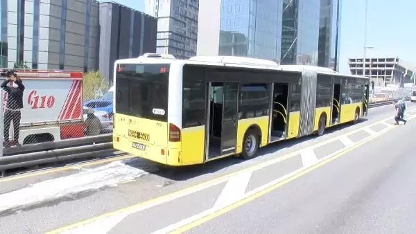 MERTER'DE METROBÜSTE YANGIN