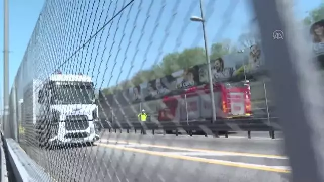 Son dakika! Metrobüste çıkan yangın nedeniyle seferler kısa bir süre aksadı Son dakika! Metrobüste çıkan yangın nedeniyle seferler kısa bir süre aksadı