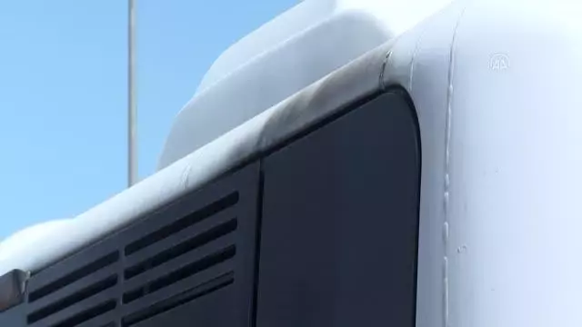 Son dakika! Metrobüste çıkan yangın nedeniyle seferler kısa bir süre aksadı Son dakika! Metrobüste çıkan yangın nedeniyle seferler kısa bir süre aksadı