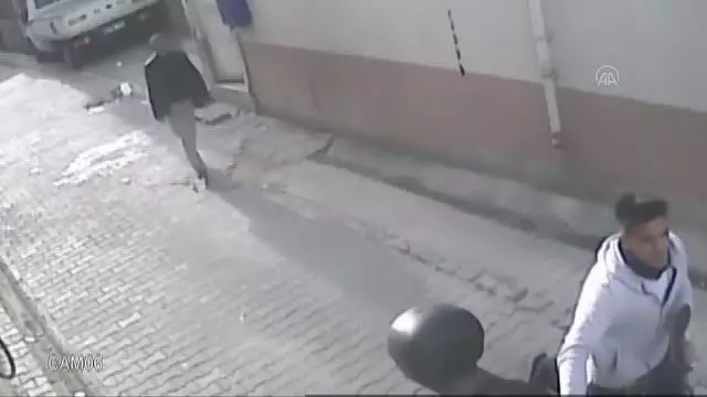 Motosiklet çaldığı iddiasıyla yakalanan şüpheli tutuklandı Motosiklet çaldığı iddiasıyla yakalanan şüpheli tutuklandı