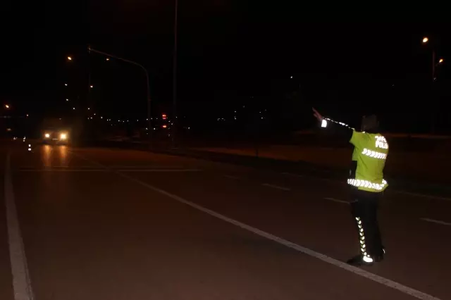 Osmaneli ilçesi girişinde denetimler sıklaştırıldı Osmaneli ilçesi girişinde denetimler sıklaştırıldı