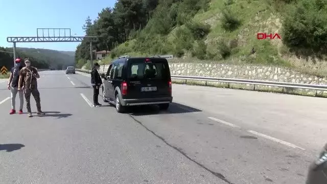 ÖZEL HAREKAT DESTEKLİ DENETİMDE, MANİSA'DAN İZMİR'E GİREN ARAÇLAR TEK TEK İNCELENDİ ÖZEL HAREKAT DESTEKLİ DENETİMDE, MANİSA'DAN İZMİR'E GİREN ARAÇLAR TEK TEK İNCELENDİ