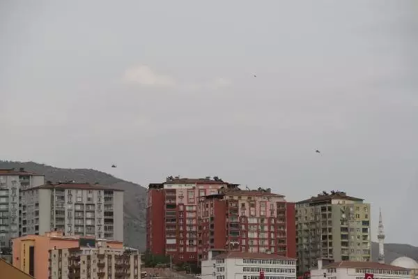 'Pençe' ve 'Eren' operasyonlarının sürdüğü Şırnak'ta askeri hareketlilik: Teröristlere ait hedefler ateş altına alındı 'Pençe' ve 'Eren' operasyonlarının sürdüğü Şırnak'ta askeri hareketlilik: Teröristlere ait hedefler ateş altına alındı