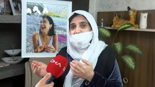 PINAR GÜLTEKİN'İN ANNESİ: SANKİ ONUN KOKUSU BURNUMA GELİYOR PINAR GÜLTEKİN'İN ANNESİ: SANKİ ONUN KOKUSU BURNUMA GELİYOR