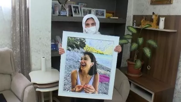 PINAR GÜLTEKİN'İN ANNESİ: SANKİ ONUN KOKUSU BURNUMA GELİYOR PINAR GÜLTEKİN'İN ANNESİ: SANKİ ONUN KOKUSU BURNUMA GELİYOR