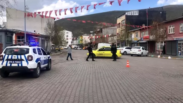 Son dakika haberi... Polis, ilçe merkezinde anonslarla halkı uyardı: 'Önce sabır sonra bayram' Son dakika haberi... Polis, ilçe merkezinde anonslarla halkı uyardı: 'Önce sabır sonra bayram'